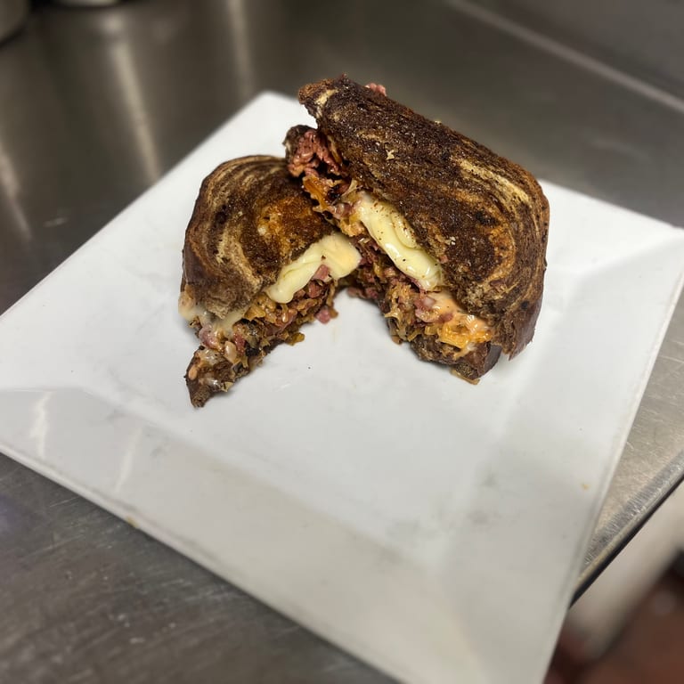 Delicious Reuben Sandwich Experience