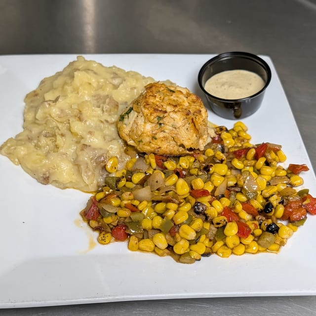 Chesapeake crab cake - Lunch.