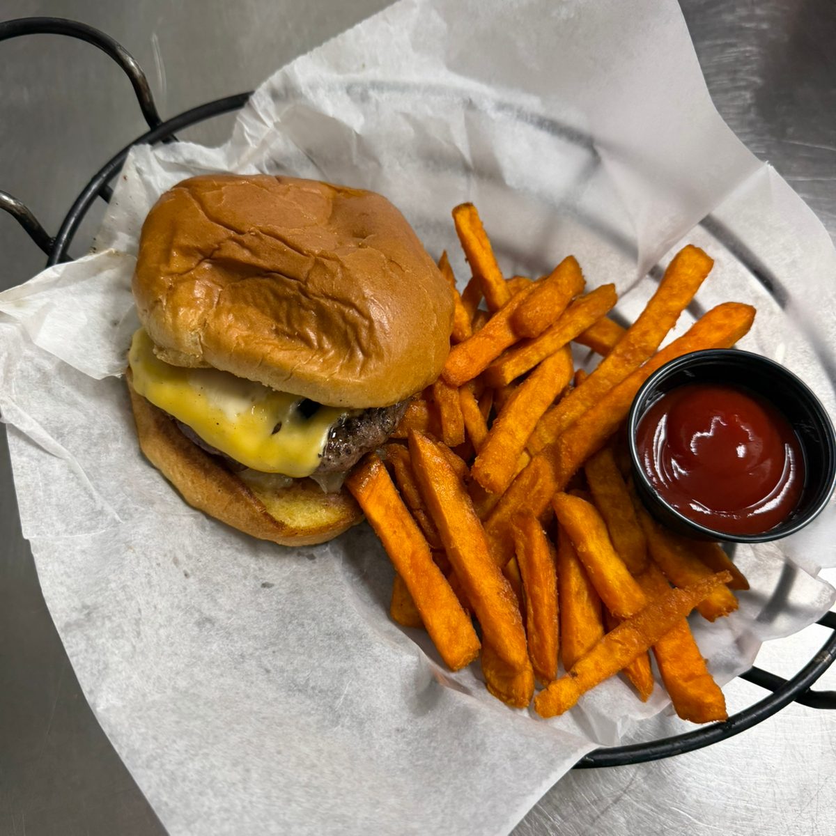 Kid cheeseburger
